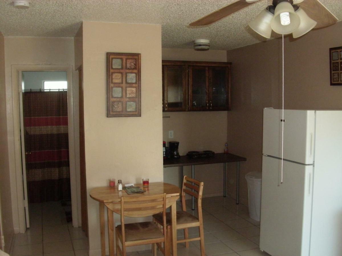 Newly Furnished Large, Clean, Quiet Private Unit Apartment Форт Лодърдейл Екстериор снимка