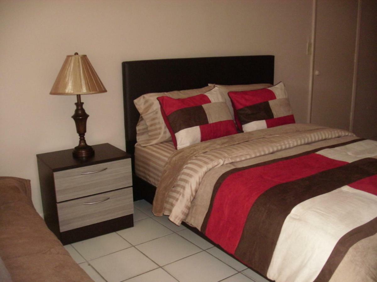 Newly Furnished Large, Clean, Quiet Private Unit Apartment Форт Лодърдейл Екстериор снимка