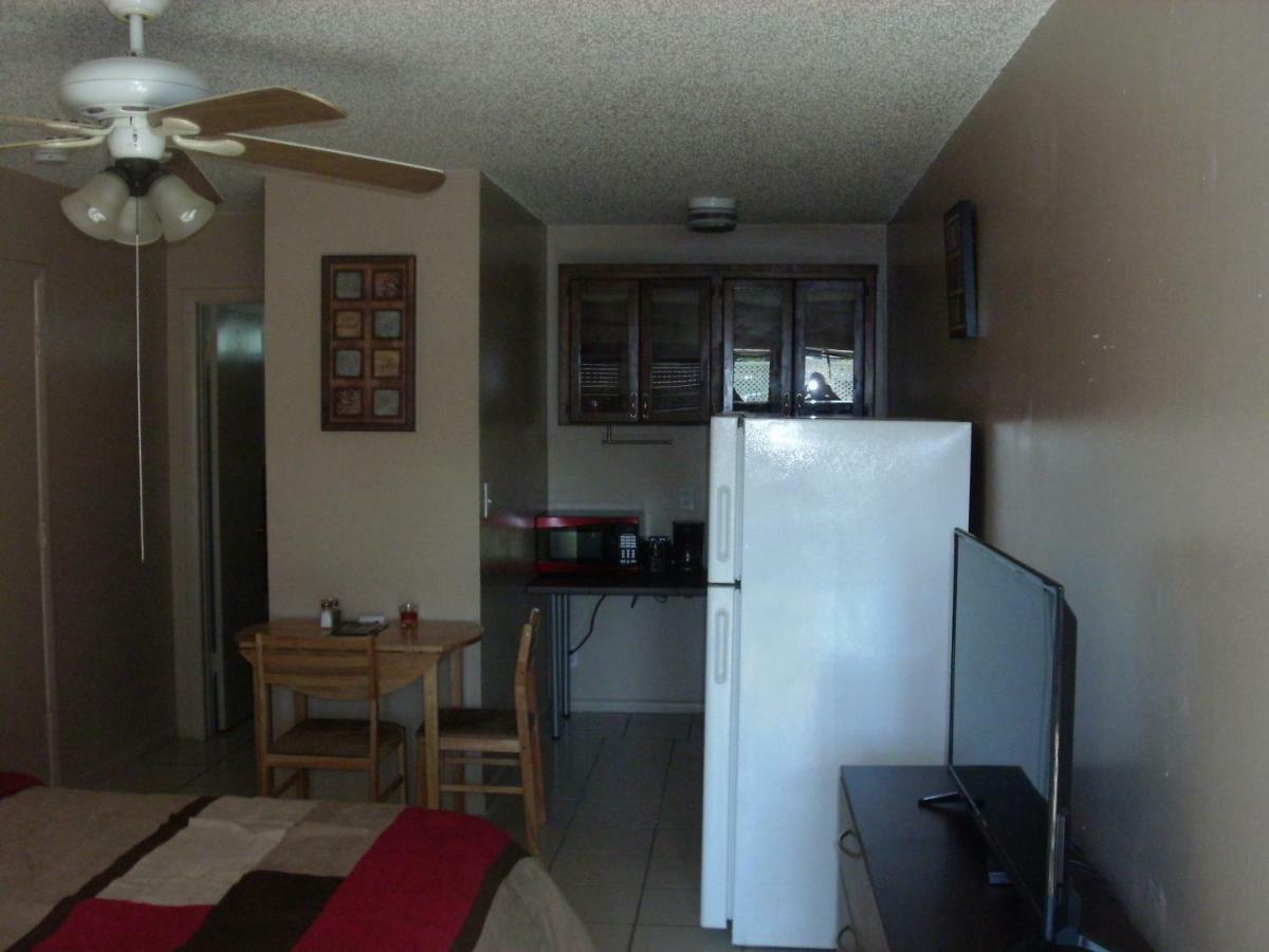 Newly Furnished Large, Clean, Quiet Private Unit Apartment Форт Лодърдейл Екстериор снимка